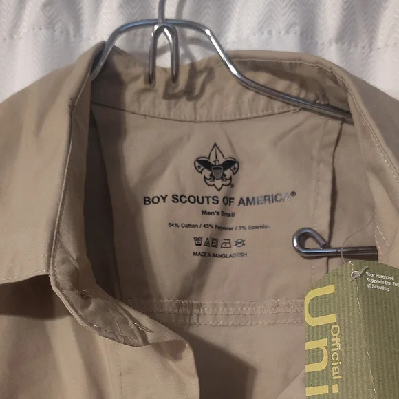 Men's Casual Tan Button Down Shirt - Picture 3 of 4